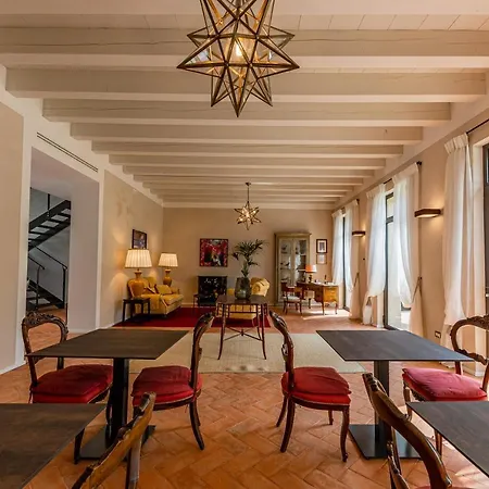 Relais Le Coste בית הארחה