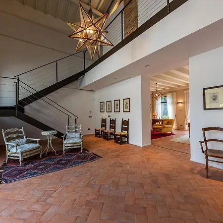 Relais Le Coste בית הארחה